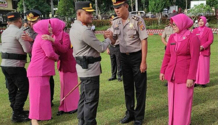 Upacara kenaikan pangkat setingkat lebih tinggi personel Polres Pagar Alam
