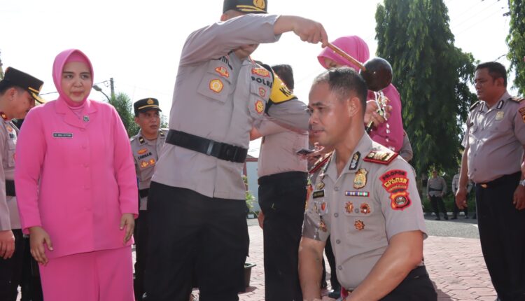 Upacara kenaikan pangkat anggota Polri dan PNS di Polres Musi Banyuasin