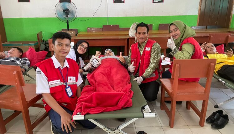 MTS NEGERI 1 Sekayu Bersama PMI Muba Gelar Donor darah Dalam Rangka Memperingati HAB KE 79.