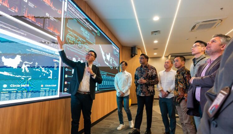 CPtion : Vikram ( President Direktor n Chief Executive Officer Indosat) terangkan kenaikan lalu lintas data double digit selama tahun baru 2025