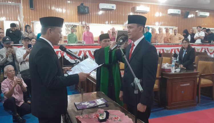 Pelantikan Isnaini Kasmir sebagai anggota Dewan Perwakilan Rakyat Daerah (DPRD) Kabupaten Empat Lawang sebagai Pengganti Antar Waktu (PAW) untuk masa jabatan 2024-2029.