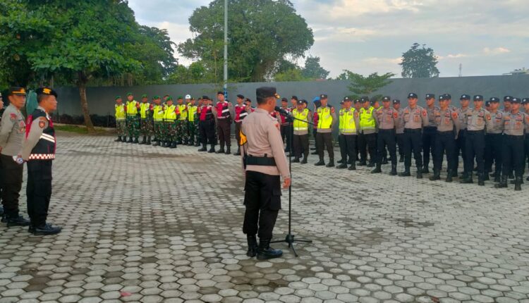 Polres Lahat amankan Rapat Pleno Penetapan Paslon Terpilih Pilbup 2024. (Foto : Polres Lahat)
