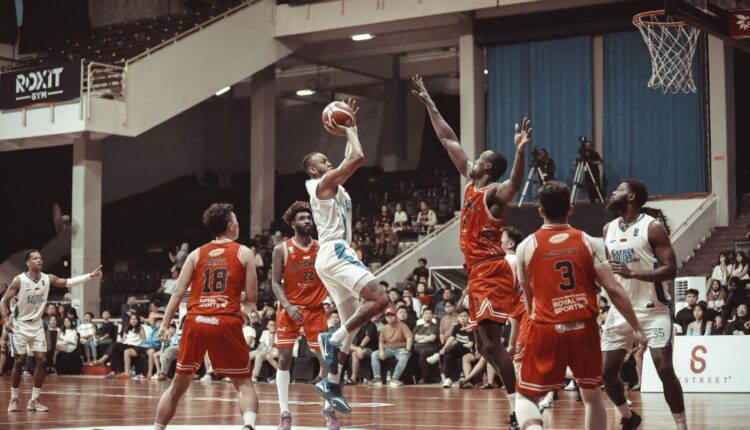 Indosat Ooredoo Hutchison dukung pemberdayaan generasi muda Indonesia melalui olahraga basket.