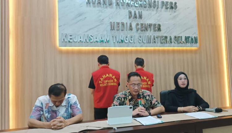 Asisten Pidana Khusus Kejati Sumsel, Adriansyah saat gelar Konferensi Pers di Kejati Sumsel.