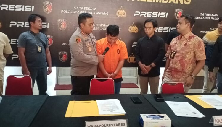 Pelaku Curanmor saat diamankan Polisi.