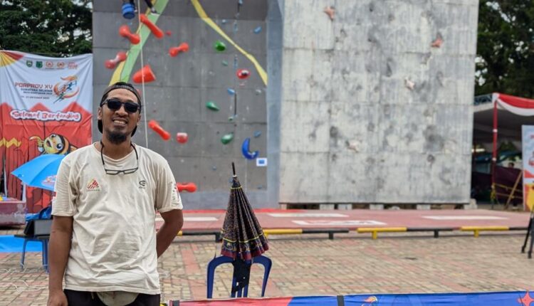 Petugas Lapas IIB sekayu saat menggelar razia rutin WBM.