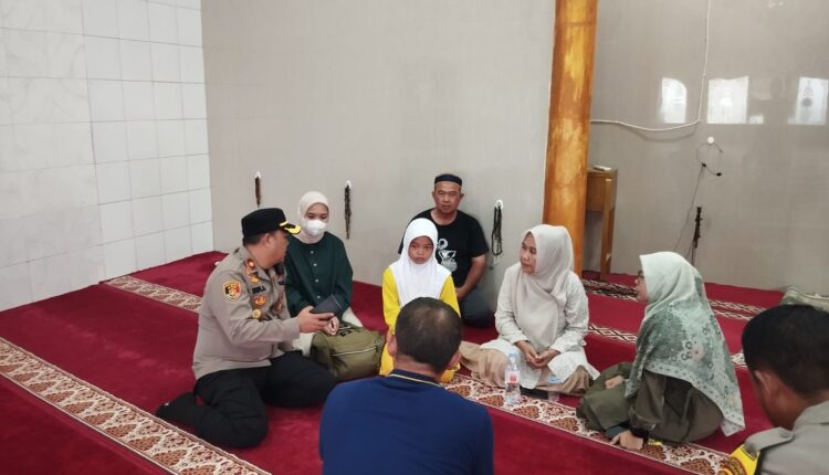 Kapolsek SU II mendatangi korban percobaan penculikan.