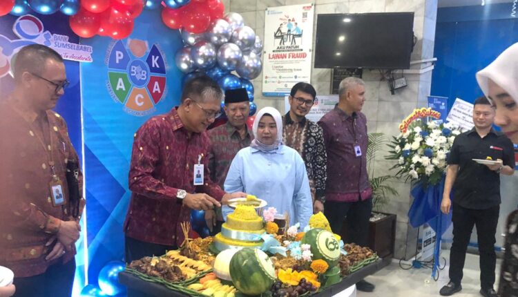 Direktur Keuangan Bank Sumsel Babel, Amrul Muslimin saat acara peringatan HUT ke-68. (Foto: Tia)