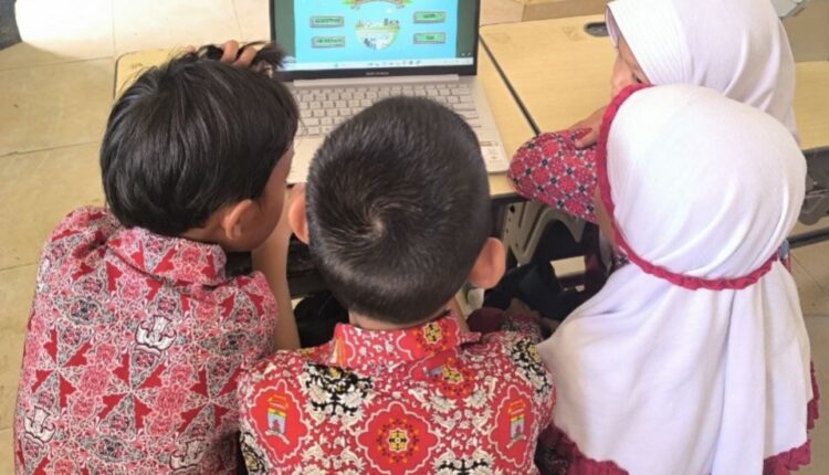 Pembelajaran interaktif khusus untuk siswa kelas II, yaitu FABEL DIGITAL (FATAL), BINEKA, dan E-Modul SibeLa SD Negeri 123 Palembang.