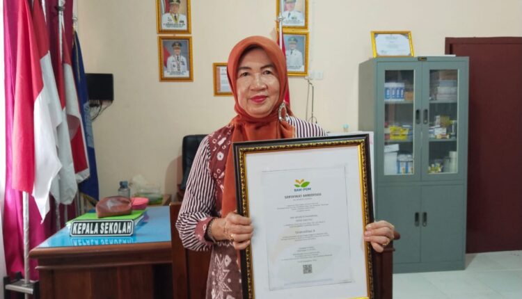 Kepala SMP Negeri 50 Palembang, Penghuni, raih sertifikat akreditasi A dari (BAN PDM) Badan Akreditasi Nasional Pendidikan Anak Usia Dini, Pendidikan Dasar, dan Pendidikan Menengah.