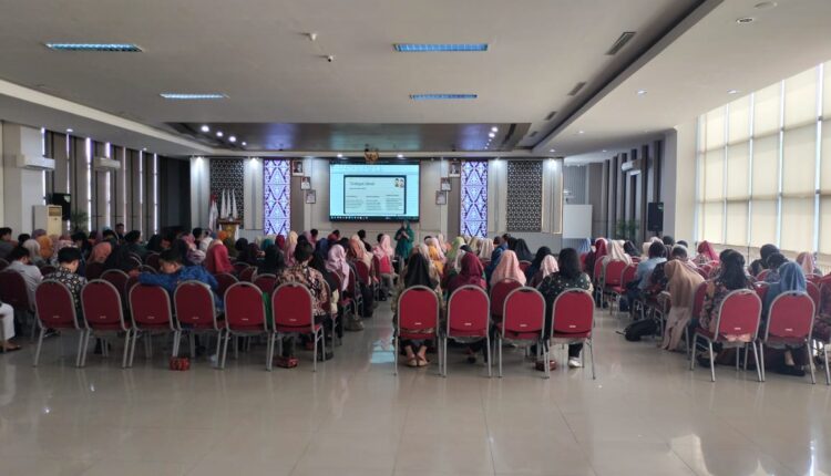 Kegiatan sosialisasi kebijakan bidang pendidikan melalui pojok baca bagi satuan pendidikan jenjang SMP Kota Palembang digelar di Aula lantai III Dinas Pendidikan Kota Palembang.