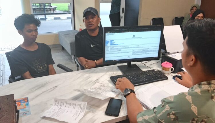 Korban membuat Laporan Polisi.