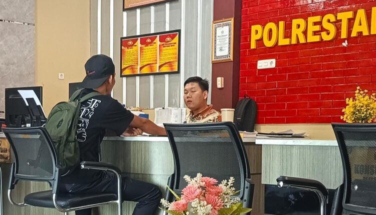 Korban membuat Laporan Polisi.