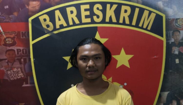 Pelaku saat diamankan di Polres Muara Enim. (Foto: Dokumen Polisi)