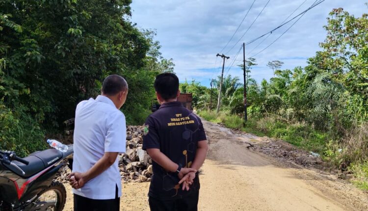 Di bawah instruksi Bupati M. Toha Tohet, Dinas PUPR Muba melakukan langkah taktis untuk memulihkan akses jalan Sungai Keruh – Jirak Jaya.