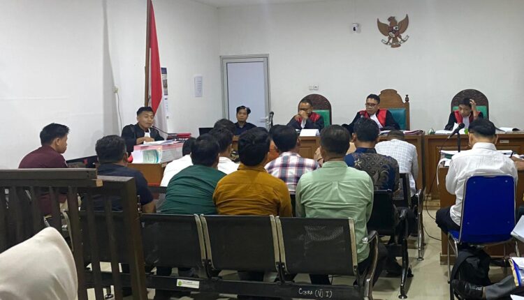 Sebanyak 12 saksi dari unsur Camat dan Kades mengungkap adanya arahan dari oknum Dinas PMD untuk merealisasikan anggaran meski tidak masuk dalam perencanaan Musrenbang.