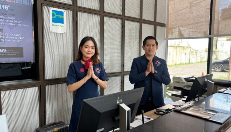 Tampak front Office Ibis Sanggar Palembang di Jalan Letkol Iskandar Palembang.