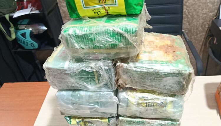 Sebanyak 10 bungkus narkotika jenis sabu seberat 10,3 kilogram yang dikemas dalam bungkus teh Cina merek “Guan Yin Wang” dan “Qing Shan” diamankan Satres Narkoba Polrestabes Palembang.