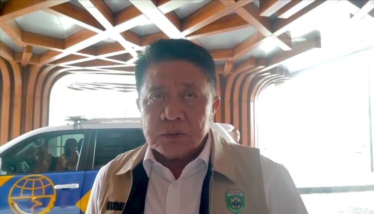 Gubernur Sumatera Selatan, Herman Deru memberikan keterangan kepada awak media mengenai kelangsungan roda pemerintahan pasca Operasi Tangkap Tangan (OTT) Bupati Muara Enim oleh KPK.
