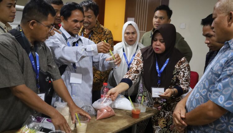 Sinergi lintas sektor demi sawit rakyat yang lebih maju! Program Pengembangan SDM Perkebunan Kelapa Sawit 2026 sukses membekali 85 pekebun Empat Lawang dengan standar budidaya berkelanjutan.