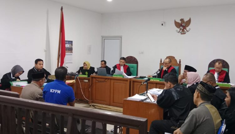 Dua orang saksi memberikan kesaksian di hadapan Majelis Hakim dalam sidang lanjutan kasus dugaan korupsi KUR BSI di Pengadilan Tipikor pada Pengadilan Negeri Palembang, Sumatera Selatan.