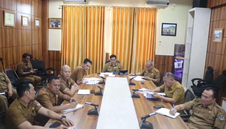 Sekretaris Daerah Kota Pagar Alam, Zaily Oktosab Fitri Abidin, memimpin Rapat Koordinasi Evaluasi Akuntabilitas Kinerja Instansi Pemerintah (AKIP) 2026 di Ruang Rapat Besemah Tige III, Kantor Wali Kota Pagar Alam.