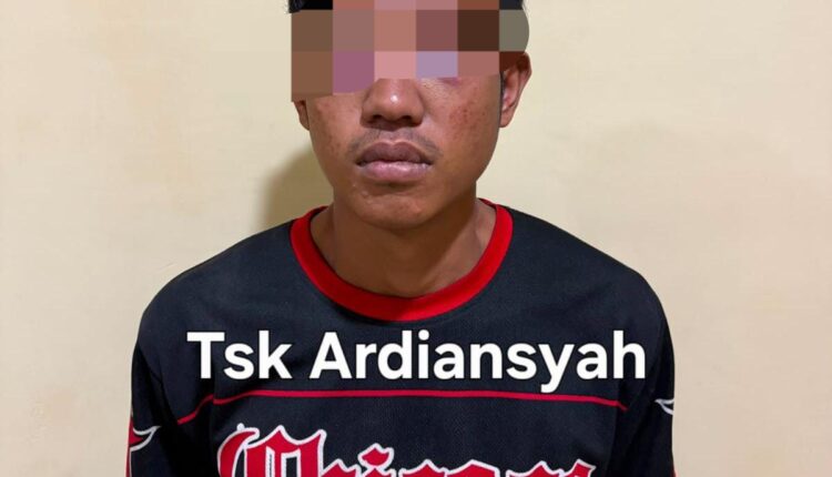 Tersangka Ardiansyah alias A (25) diamankan di Mapolda Sumatra Selatan setelah ditangkap oleh tim Ditres PPA dan PPO di kawasan perkebunan Kecamatan Bayung Lencir, Musi Banyuasin.