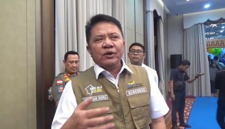 Gubernur Sumatera Selatan, Herman Deru memberikan keterangan kepada wartawan terkait alokasi anggaran daerah di Palembang, Sumatera Selatan.