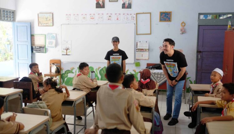 Berbagi cerita, merajut mimpi. Momen berharga saat kUotamasya by.U 2026 hadir membawa keceriaan dan aksi nyata lewat Teaching & Giving Program.