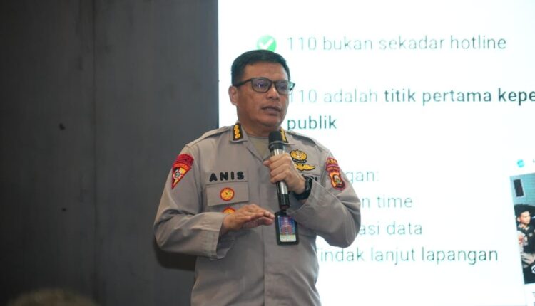 Karo Ops Polda Sumsel Kombes Pol Muhammad Anis Prasetio Santoso memberikan paparan terkait optimalisasi layanan kepolisian dan hasil penindakan Operasi Sikat I Musi 2026 di Mapolda Sumsel.