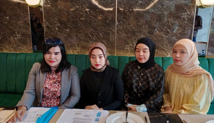 Yunita Tri Kumalasari (37) istri JA sangat menyayangkan keluarnya SP3 atau Surat Perintah Pemberhentian Penyidikan yang menandakan penyidikan terhadap laporan yang dibuatnya tidak dilanjutkan.