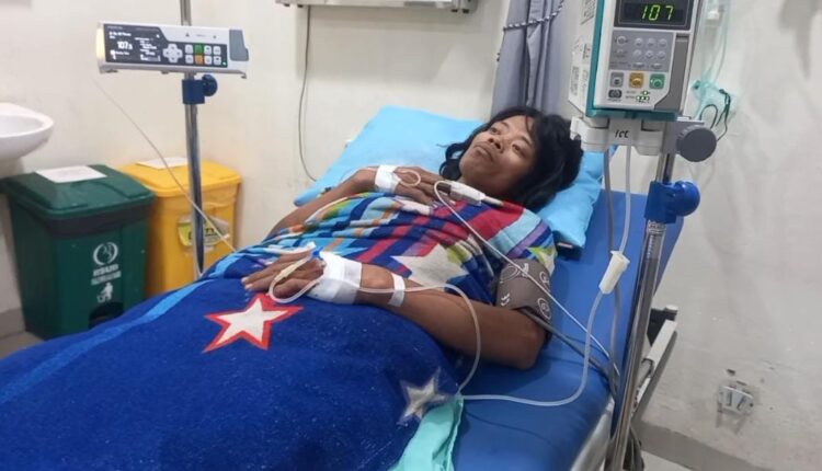 Korban saat mendapatkan perawatan di RS Bari Palembang.