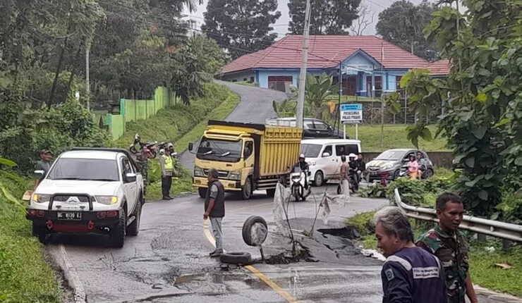 Titik rawan longsor di Desa Jati, Kecamatan Pulau Pinang, Kabupaten Lahat. (Foto : Ismail) 