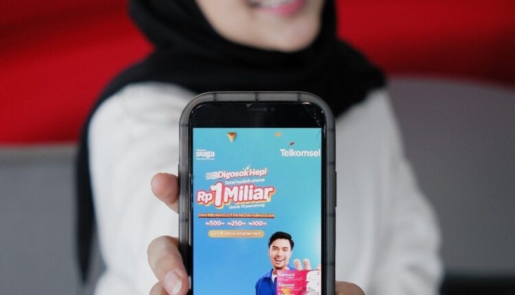 Telkomsel hadirkan Program loyalitas “Digosok Hepi” yang berlangsung dari 9 Desember 2024 hingga 15 Maret 2025 untuk memenangkan hadiah uang tunai mingguan hingga Grand Prize senilai Rp 1 miliar untuk 10 orang pemenang