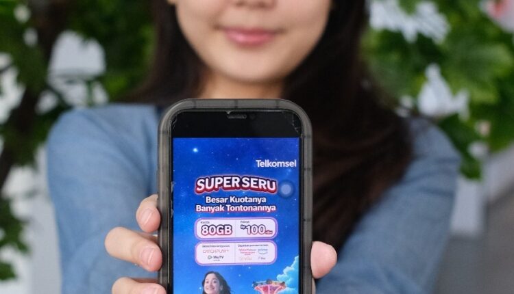 Nikmatin serunya internetan dengan paket super hemat dari Telkomsel.