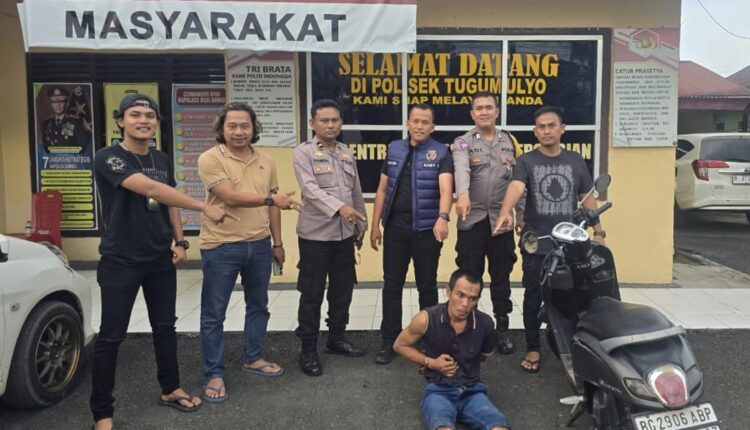 Tersangka saat diamankan di Polres Mura.