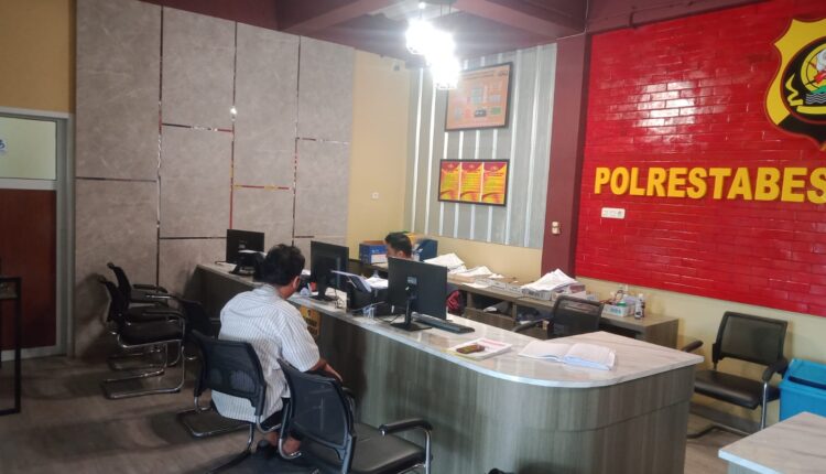 Korban membuat Laporan Polisi.