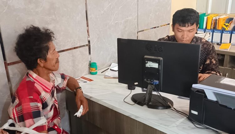 Korban membuat Laporan Polisi.