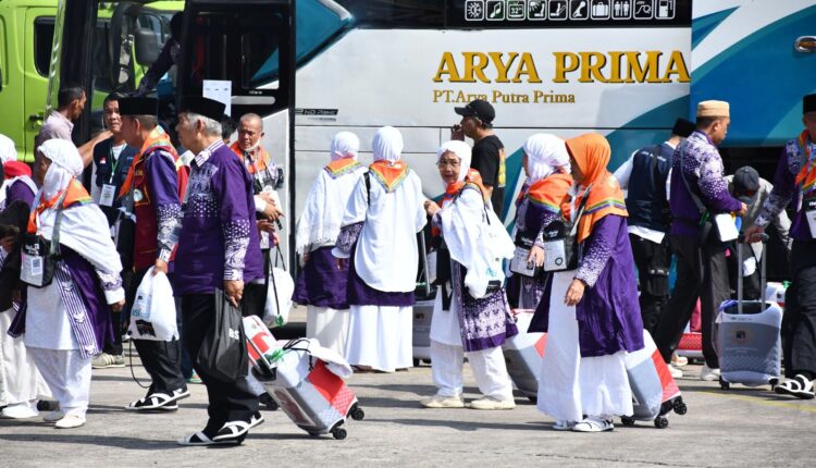 370 Jemaah Calon Haji Kloter 12 Asal OKI dan Palembang tiba di Asrama Haji. (Foto: Kemenag Sumsel)