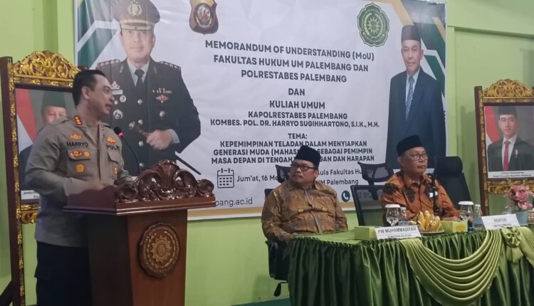 Kapolrestabes memberikan materi di Fakultas Hukum UMP.
