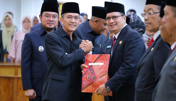 Pelantikan 12 pejabat eselon II Pemkot Palembang.