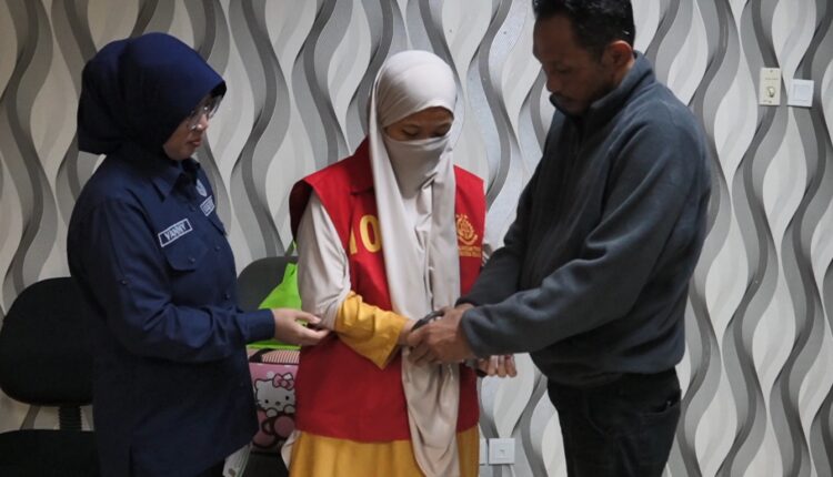 Tim tabur Kejati Sumsel berhasil mengamankan DPO tersangka YE.