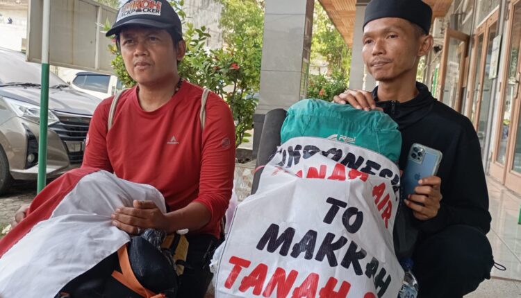 Eko Purwanto dan rekannya Muhammad Eka Sandy saat ditemui di Masjid Assa'adah Jalan Letanan Murod, Kota Palembang.