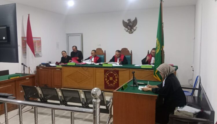 Majelis Hakim PN Palembang membacakan putusan terdakwa Agustina.