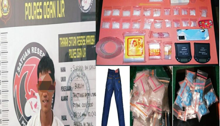 Pelaku beserta barang bukti saat diamankan di Polres Ogan Ilir.