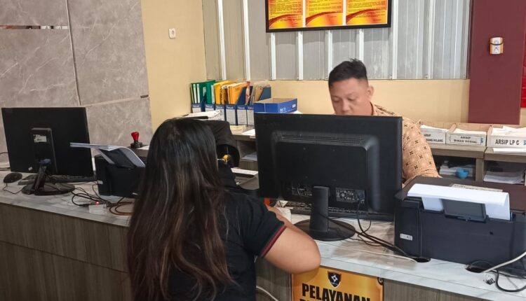 Korban membuat Laporan Polisi.