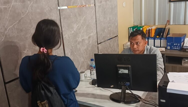 Korban membuat Laporan Polisi.