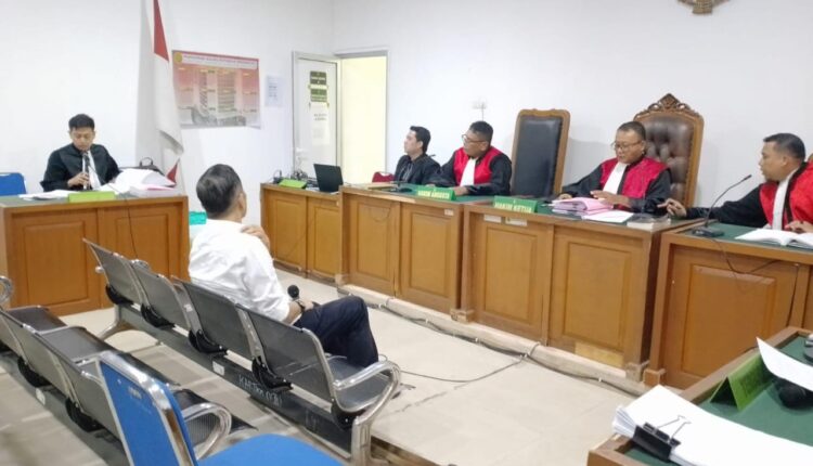 Saat Terdakwa Deliar Marzoeki memberikan keterangan dihadapan Majelis Hakim PN Palembang.