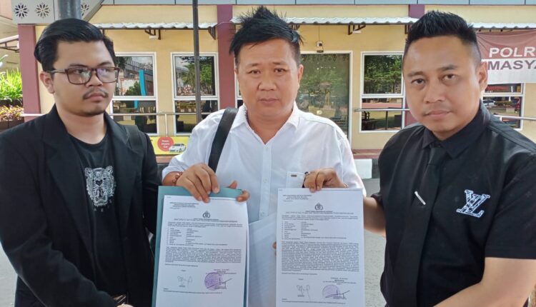Ko Ajun didampingi pengacaranya.