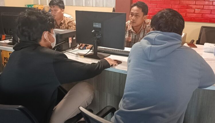 Korban membuat Laporan Polisi.